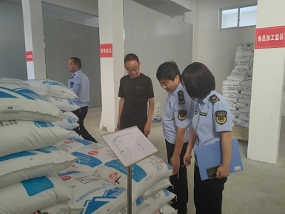 涇川縣市場監(jiān)督管理局開展汛期食品安全專項檢查，重點整治預包裝與散裝食品
